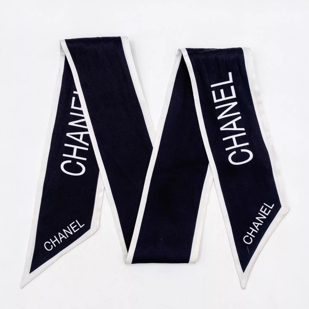 CHANEL Bandeau 100% Silk Scarf Black/White Script large logo twilly VGUC